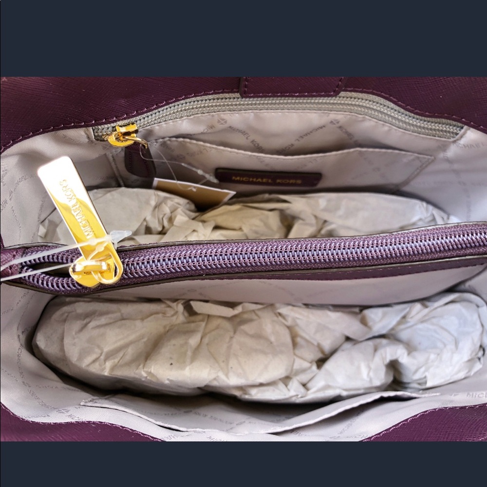 Gaby’s Bags👜- NWT Michael Kors Satchel💕 - Picture 6 of 7